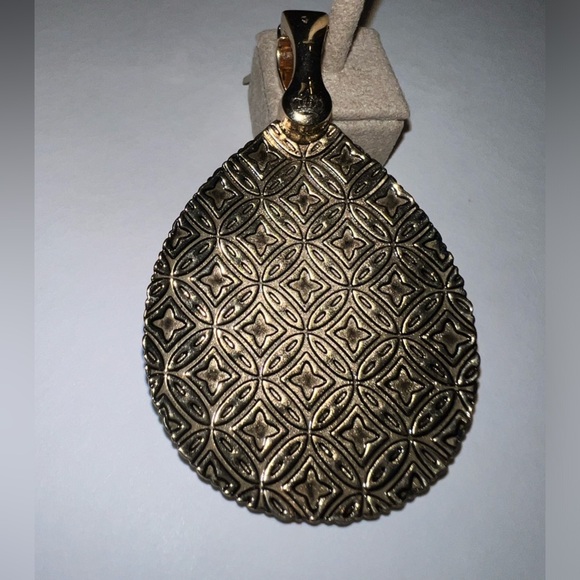 Premier Design, gold & silver necklace pendent, silver, gold, greenish stone - Picture 3 of 11